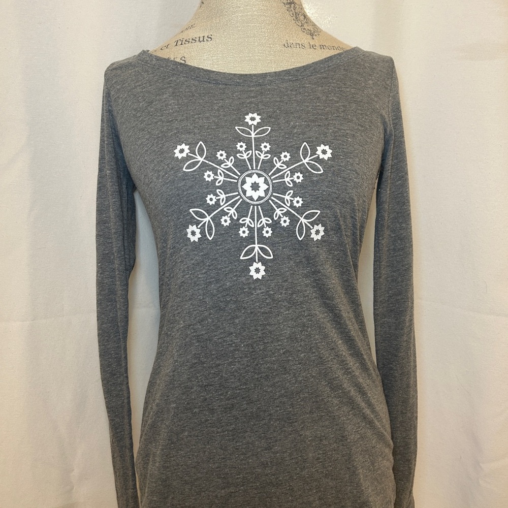 CLUB PILATES Gray Floral Long Sleeve Top